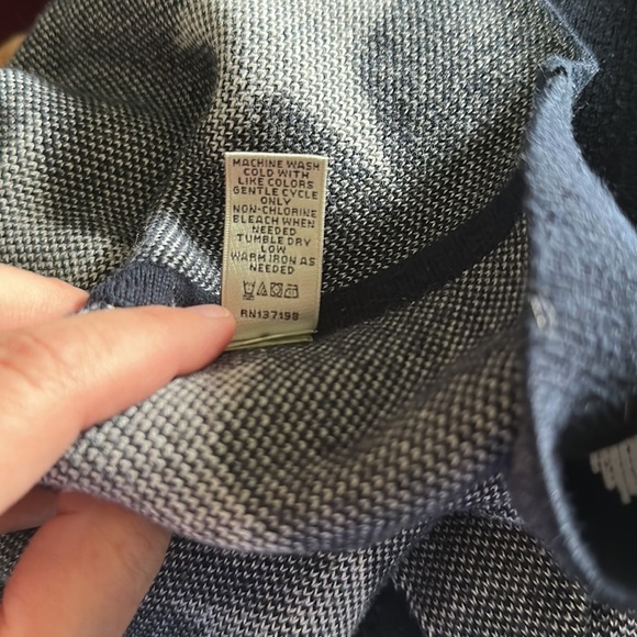 Neiman Marcus Navy and White Star Sweater size XL - Picture 6 of 6